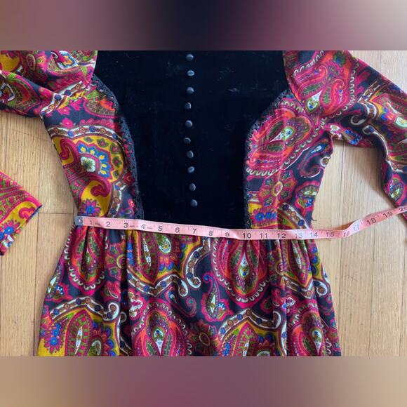 70s Vintage Young Innocent Midi Length Prairie Dress w Red Paisley and Velvet - Picture 7 of 9